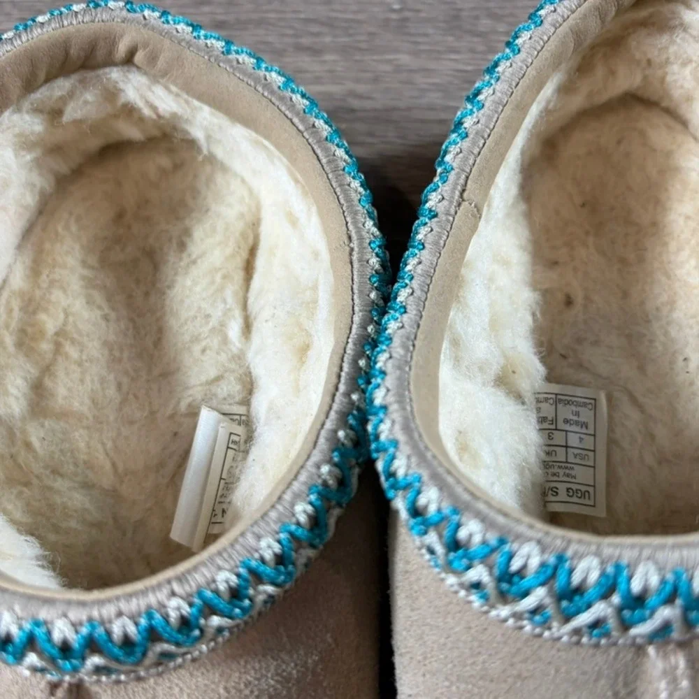 UGG Kids Tasman Suede Slippers Tan Teal Braid Trim Size 4 1019066K Slide Casual